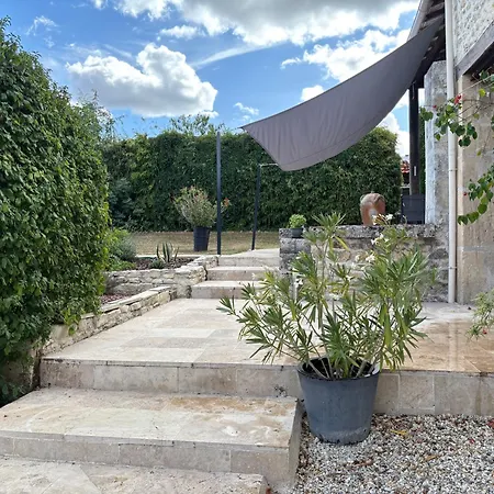 Le Phoenix Kapselhotel Linars