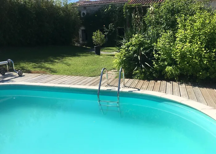 Le Phoenix Kapselhotel Linars